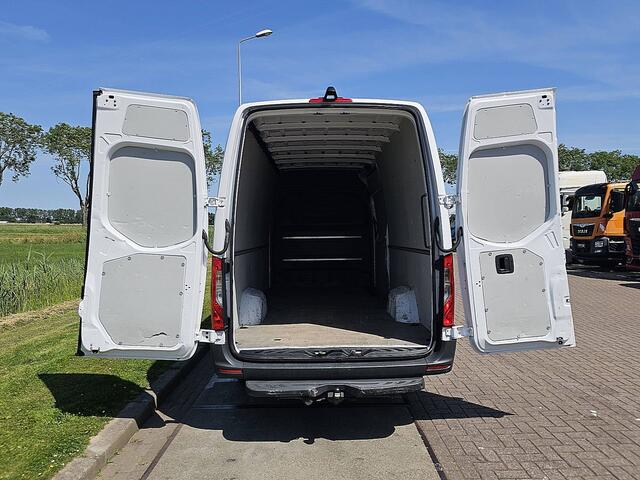 Mercedes-Benz SPRINTER 317 1.9 CDI L3H2 RWD Cruise control, Airco, Pdc, Navi, Camera, Mbux7, Euro6, Automaat, 170Pk, Trekhaak