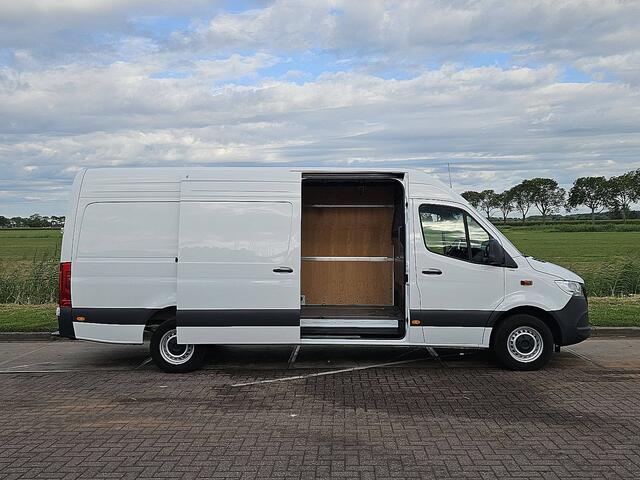 Mercedes-Benz SPRINTER 317 1.9 CDI L3H2 Pro Cruise Control, Tacho, Airco, Pdc, Navi, Camera, Lane-assist, Stoelverwarming, Mbux10, Euro6, 170 PK