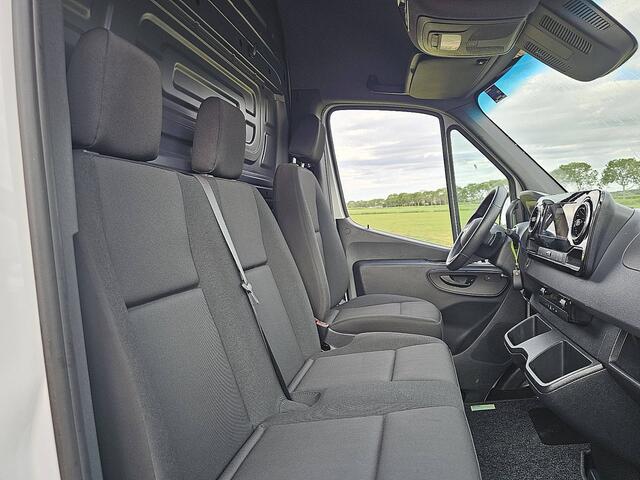 Mercedes-Benz SPRINTER 317 1.9 CDI L3H2 Pro Cruise Control, Tacho, Airco, Pdc, Navi, Camera, Lane-assist, Stoelverwarming, Mbux10, Euro6, 170 PK