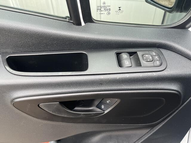 Mercedes-Benz SPRINTER 316 2.2 CDI L2H2 Kastinrichting 3-Persoons Trekhaak 3500kg trekgewicht Imperiaal Airco Telefoonverbinding Omvormer 220V 1e Eigenaar Werkverlichting Bpm vrij!!