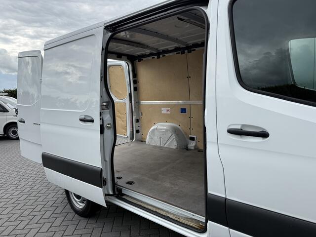 Mercedes-Benz SPRINTER 211 2.2 CDI AUTOMAAT 3.0T / L1H1 / CRUISE / CAMERA / AIRCO / NAVI / CARPLAY / 3-ZITS
