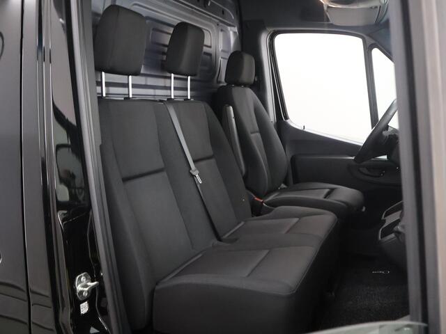 Mercedes-Benz SPRINTER 317 CDI | Aut. | L3 H2 | Pro | Parkeercamera | Navigatie | Trekhaak | Apple Carplay | Laadruimte-betimmering | Vliegtuigrails | 3-zits | Certified