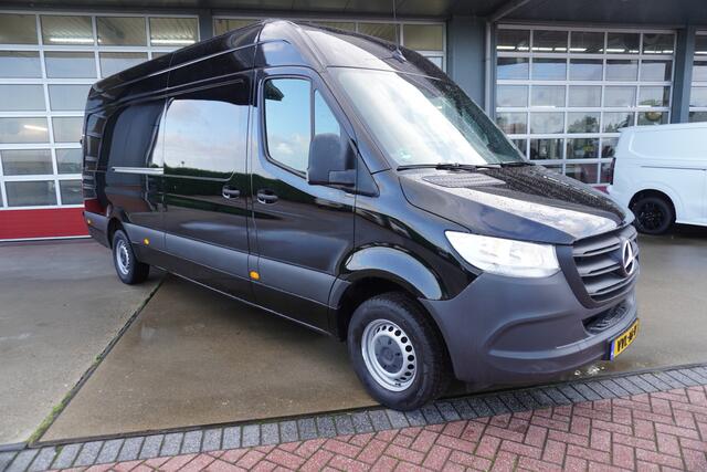Mercedes-Benz SPRINTER 317 CDI 170pk L3H2 RWD 3500kg Trekhaak met oprijschans/ omvormer /Elekr.Dakventilator AUTOMAAT