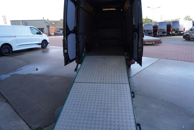 Mercedes-Benz SPRINTER 317 CDI 170pk L3H2 RWD 3500kg Trekhaak met oprijschans/ omvormer /Elekr.Dakventilator AUTOMAAT