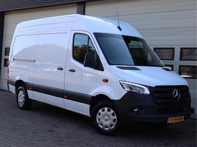 Mercedes-Benz SPRINTER 317 CDI Automaat L2H2 RWD - LED - Mbux - Camera