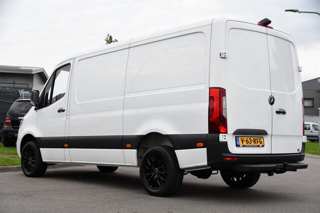 Mercedes-Benz SPRINTER 319 V6 3.0 CDI L2H1 PB Edition Adaptieve Cruise, Carplay, Camera, LED, Automaat, Trekhaak, Multimedia, 190pk, Geveerde Stoel, Uniek!
