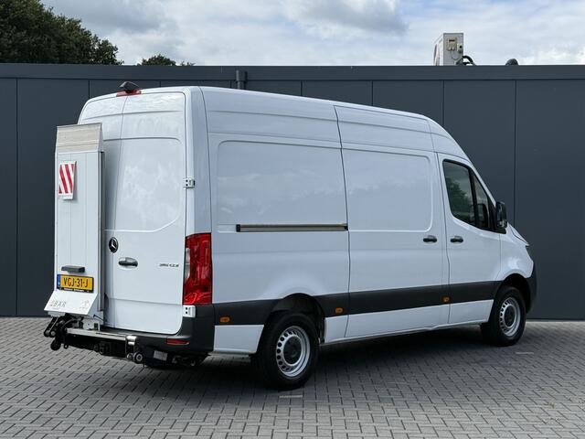 Mercedes-Benz SPRINTER 316 CDI 164 PK AUTOMAAT / L2H2 / HYDR. LAADKLEP / AFNEEMBARE 2.8 TONS TREKHAAK / CAMERA / 1e EIG.