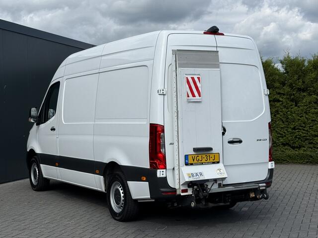Mercedes-Benz SPRINTER 316 CDI 164 PK AUTOMAAT / L2H2 / HYDR. LAADKLEP / AFNEEMBARE 2.8 TONS TREKHAAK / CAMERA / 1e EIG.