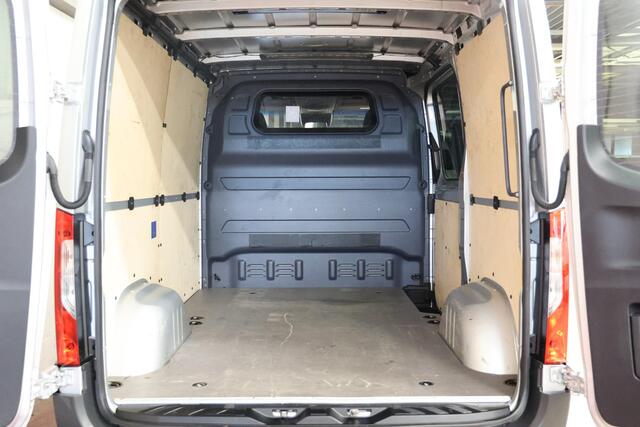 Mercedes-Benz SPRINTER 317 L1H1 170PK 2000KG TREKVERMOGEN