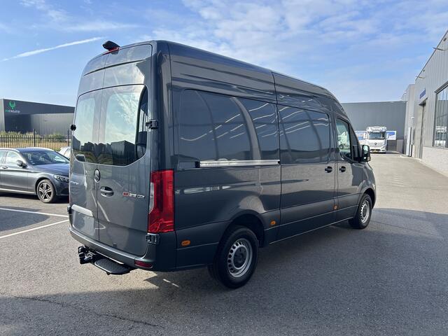 Mercedes-Benz SPRINTER 319 CDI L2 H2 Pro / 3500KG Trekhaak / MBUX / Navigatie / Cruise control / Airco / 270 Graden achterdeuren