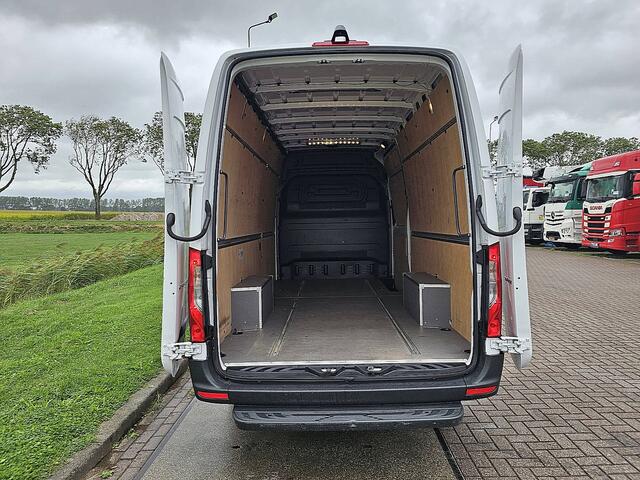 Mercedes-Benz SPRINTER 317 1.9 CDI L3H2 Pro Cruise control, Airco, Pdc, Navi, Camera, LED, Carplay, Automaat, Mbux10, Lane-assist, Stoelverwarming, Dodehoek Detectie, Nieuw Model