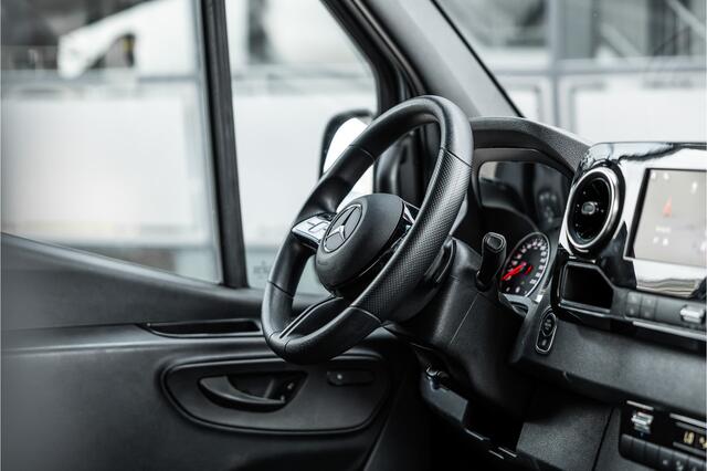 Mercedes-Benz SPRINTER 317 1.9 CDI L2H2 | AMG | LED | CarPlay | Camera | Navigatie | Stoelverwarming | Cruise control | Dealer onderhouden | Lederen bekleding | Nieuwe APK | L2H2