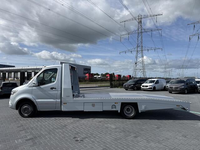 Mercedes-Benz SPRINTER 519 CDI | AUT. | TIJHOF | LUCHTVERING | LIER | DUBBEL LUCHT | CAMERA | ADAPTIEVE CRUISE | LED | GROOT NAVIGATIE | CHAUFFEURS STOEL | 3500 KG TREKHAAK | LED | ZILVER METALLIC | 7942 KM! | CERTIFIED