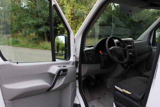 Mercedes-Benz SPRINTER 211 2.2 CDI 325 2017 | Airco | Trekhaak | Elektrische Ramen | Centrale Vergrendeling | Boordcomputer | 2 Sleutels