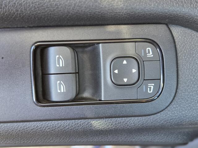 Mercedes-Benz SPRINTER Pick-up 150Pk CDI Dubbel Cabine 6-pers. Automaat Trekhaak Cruisecontrol Airco