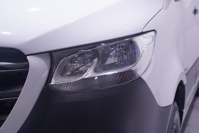 Mercedes-Benz SPRINTER 317 CDI 170 pk L2H2 Camera, Apple Carplay Cruise Control, Airco, Opstap achter, 3-Zits