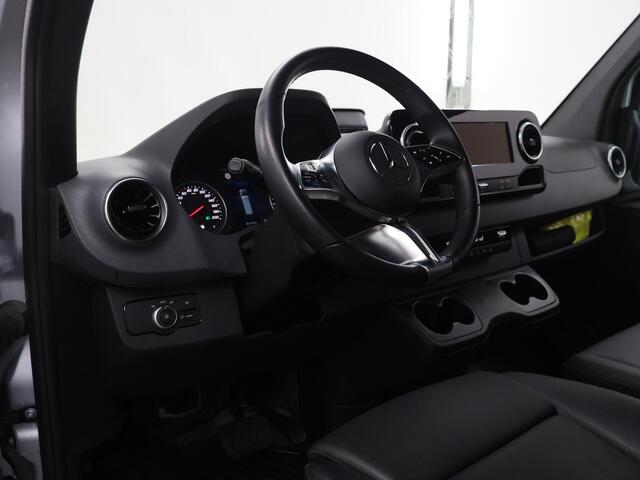Mercedes-Benz SPRINTER 317 CDI | AUT. | L3 H2 | DISTRONIC PLUS | 3-ZITS | SCHUIFDEUR L+R | NAVIGATIE | PARKEERCAMERA | CERTIFIED