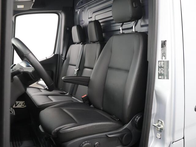 Mercedes-Benz SPRINTER 317 CDI | AUT. | L3 H2 | DISTRONIC PLUS | 3-ZITS | SCHUIFDEUR L+R | NAVIGATIE | PARKEERCAMERA | CERTIFIED