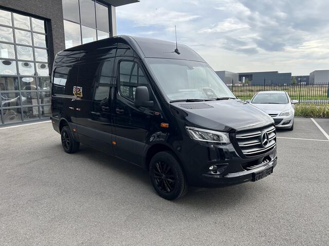 Mercedes-Benz SPRINTER 317 CDI L2 H2 Pro LED / MBUX / Navigatie / Camera / Parkeersensoren / Cruise control / Airco / 270 Graden achterdeuren