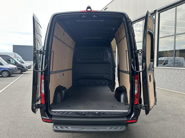 Mercedes-Benz SPRINTER 317 CDI L2 H2 Pro LED / MBUX / Navigatie / Camera / Parkeersensoren / Cruise control / Airco / 270 Graden achterdeuren