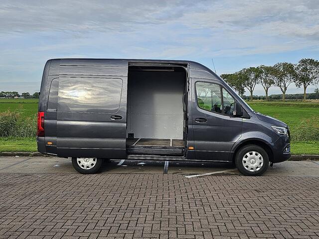 Mercedes-Benz SPRINTER 317 1.9 CDI L2H2 RWD Cruise control, Airco, Carplay, Navi, Camera, Led, Lane-assist, Climate control, Dodehoek detectie, 3,5T-trekhaak
