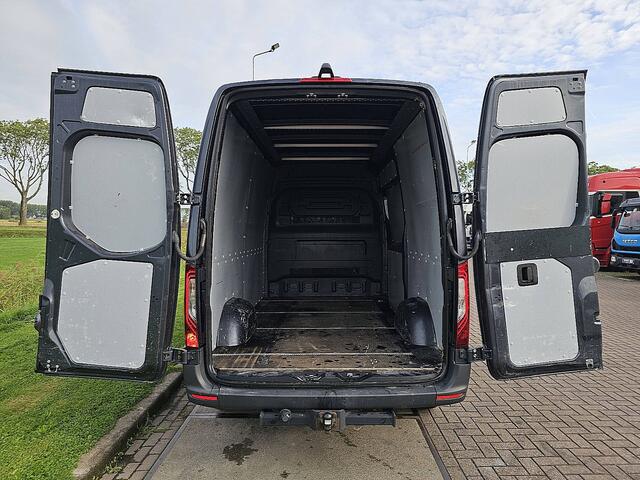 Mercedes-Benz SPRINTER 317 1.9 CDI L2H2 RWD Cruise control, Airco, Carplay, Navi, Camera, Led, Lane-assist, Climate control, Dodehoek detectie, 3,5T-trekhaak