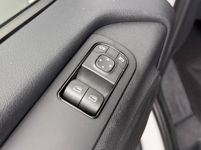 Mercedes-Benz SPRINTER 315CDi Automaat Bakwagen+Laadklep | Laadvermogen 1003 Kg | Dakspoiler | Airco | Zijdeur | Multimedia