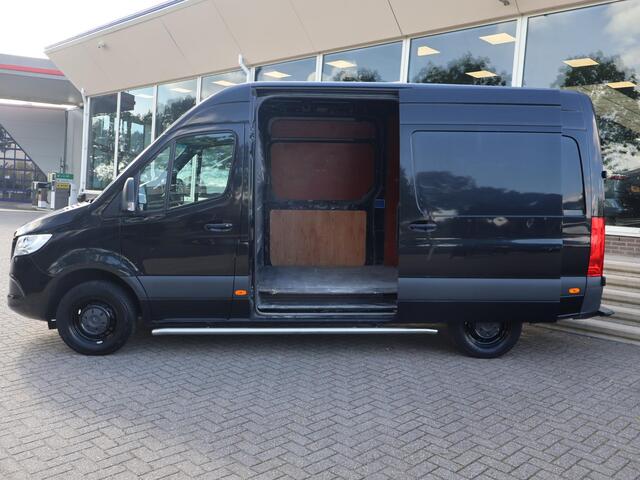 Mercedes-Benz SPRINTER 319 3.0 CDI V6 190 PK AUT. L2H2 + 2 SCHUIFDEUREN | 3500 KG TREKHAAK | BREEDBEELD MBUX NAVIGATIE