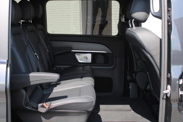 Mercedes-Benz V-KLASSE 300d / XXL / DC / AMG / 2x Elec Schuifd / Elec Stoelen / 360 Cam / Burmester / Vol Opties / NIEUWSTAAT