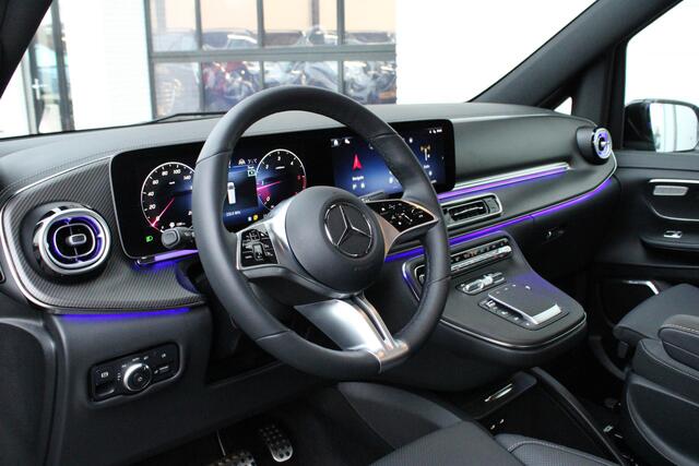 Mercedes-Benz V-KLASSE 250d / BPM VRIJ / DC / AMG / New Model / 4-matic / Panorama / 360 Cam / Burmester / Vol Opties / NIEUWSTAAT
