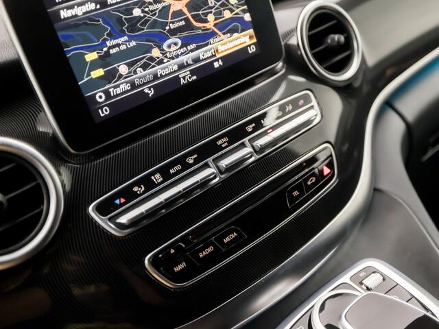 Mercedes-Benz V-KLASSE 200d Lang DC Automaat (MARGE, NAVIGATIE, STOELVERWARMING, CAMERA, TREKHAAK, SFEERVERLICHTING, ZWART HEMEL, CRUISE, NIEUWSTAAT)