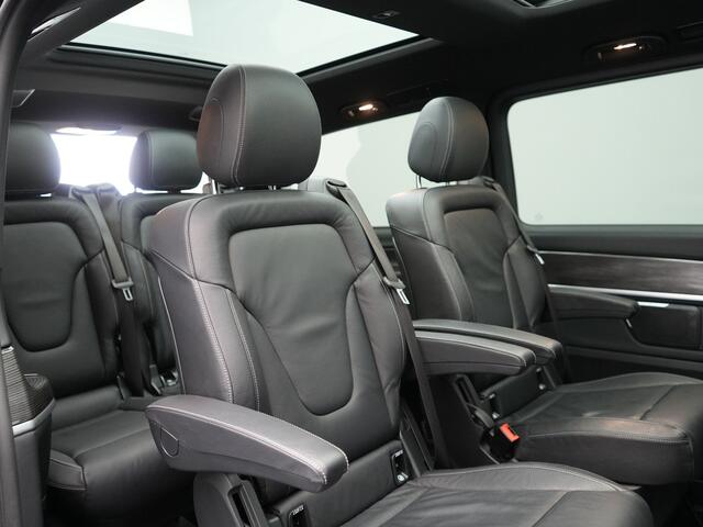 Mercedes-Benz V-KLASSE 250d Lang Avantgarde Edition 7-Persoons | Panodak | Lederen Stoelen Ventilatie & Verwarmd | Burmester Audio | Multi Beam LED | Adaptive Cruise | 360 Camera | Schuifdeuren Elektrisch | Apple Carplay | Sfeerverlichting | Blis | Navig