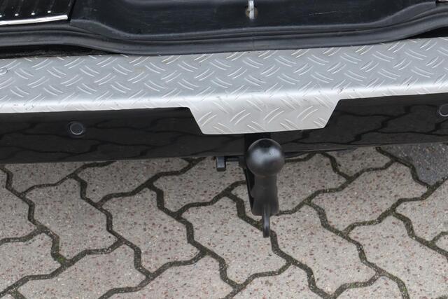 Mercedes-Benz V-KLASSE 250d Lang Avantgarde Edition Lederen interieur, Navigatie, Cruise control,