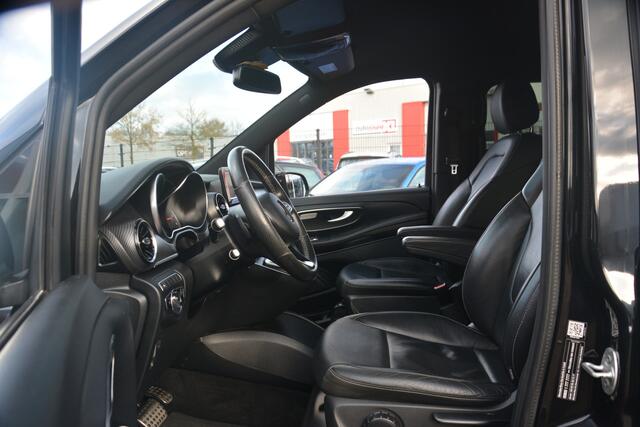 Mercedes-Benz V-KLASSE 300d Extra Lang DC Avantgarde Edition | AMG pakket | Navigatie | Camera | Stoelverwarming | Elek. Schuifdeuren |