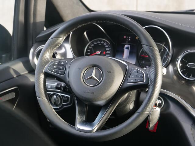 Mercedes-Benz V-KLASSE V300d | 7persoons | Exclusive | panorama | burmester | gekoelde stoelen | Vol!!