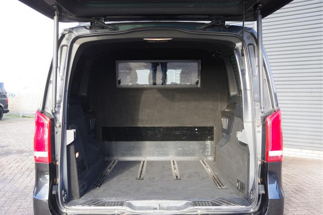 Mercedes-Benz V-KLASSE 250d L2 AMG DC-5P, 2X SCHUIFDEUR, LED, LEDER, TREKHAAK, BURMESTER, 19'' AMG, CAMERA, CRUISE, CLIMA, PARKEERSENSOREN