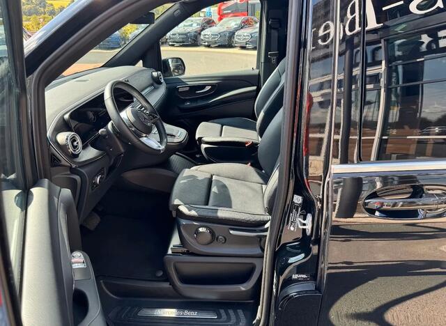 Mercedes-Benz V-KLASSE 300d L3 Avantgarde 8 personen Leder Distronic Camera LED MBUX 2 EL. Schuifdeuren