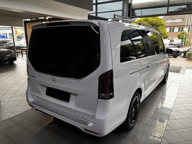 Mercedes-Benz V-KLASSE 220d L3 AMG Grijs Kenteken Distronic Trekhaak 2 EL. Schuifdeuren LED Night Pakket Stuurverwarming Stoelverwarming