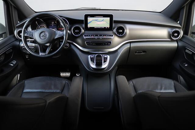 Mercedes-Benz V-KLASSE 300d Extra Lang DC AMG Line | Avantgarde | Burmester | Trekhaak | Leder | Sfeerverlichting | Dodehoekassistent | Surround Camera | Spoorassistent | Stoelverwarming | Intelligent Light System |