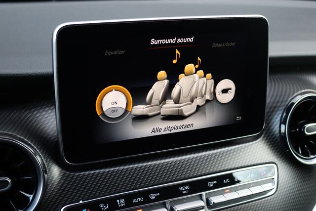 Mercedes-Benz V-KLASSE 300d Extra Lang DC AMG Line | Avantgarde | Burmester | Trekhaak | Leder | Sfeerverlichting | Dodehoekassistent | Surround Camera | Spoorassistent | Stoelverwarming | Intelligent Light System |
