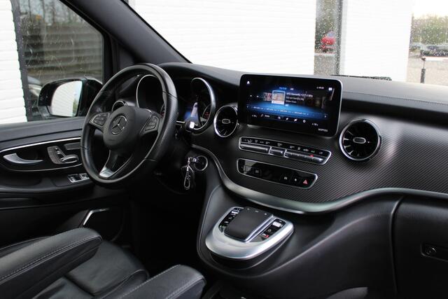 Mercedes-Benz V-KLASSE 300d / Lang / AMG / DC / Panorama / 2x Schuifdeur / Apple Carplay / 360 Camera / Leer / Nette Staat.