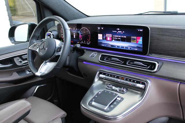 Mercedes-Benz V-KLASSE 300d / AMG / Exclusive / DC / 4-matic / Luchtvering / Pano / 360 Cam / Burmester / Vol Opties / NIEUWSTAAT.