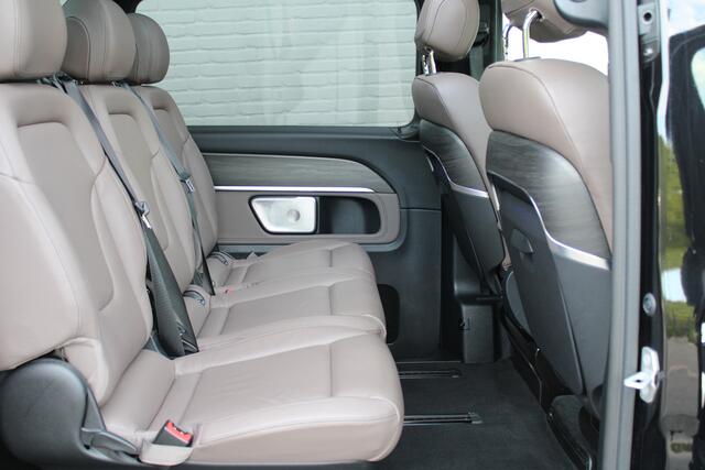 Mercedes-Benz V-KLASSE 300d / AMG / Exclusive / DC / 4-matic / Luchtvering / Pano / 360 Cam / Burmester / Vol Opties / NIEUWSTAAT.