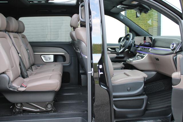 Mercedes-Benz V-KLASSE 300d / AMG / Exclusive / DC / 4-matic / Luchtvering / Pano / 360 Cam / Burmester / Vol Opties / NIEUWSTAAT.