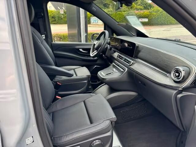 Mercedes-Benz V-KLASSE 300 Benzine L2 Avantgarde Distronic Burmester 2 EL. Schuifdeuren 360 Camera 19 Inch