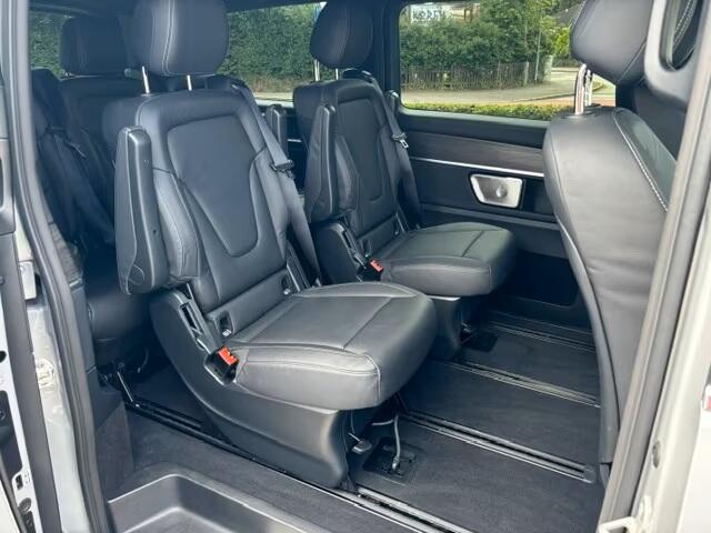 Mercedes-Benz V-KLASSE 300 Benzine L2 Avantgarde Distronic Burmester 2 EL. Schuifdeuren 360 Camera 19 Inch