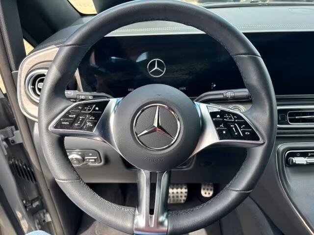 Mercedes-Benz V-KLASSE 300 Benzine L2 Avantgarde Distronic Burmester 2 EL. Schuifdeuren 360 Camera 19 Inch