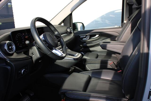 Mercedes-Benz V-KLASSE 300d / AMG / DC / 4-Matic / Luchtvering / Pano / Elec Stoel / Burmester / Vol Opties / NIEUWSTAAT.