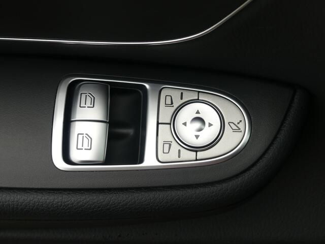 Mercedes-Benz V-KLASSE 220d Lang AMG Dubbel Cabine LED/Leer/Trekhaak/Sfeerverlichting