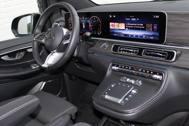 Mercedes-Benz V-KLASSE 300d / AMG / DC / 4-Matic / 8.000 km / Pano / Burmester / Stoelkoeling / Vol Opties / NIEUWSTAAT.